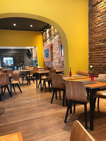 Meet Food & Drinks